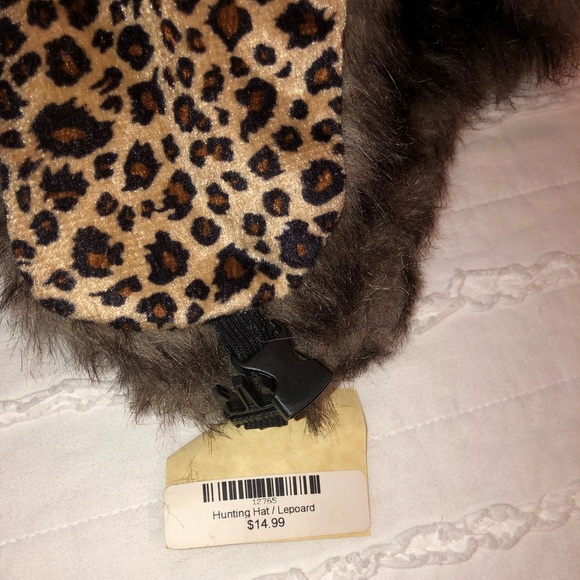 Cheetah print snow beanie - Picture 2 of 2